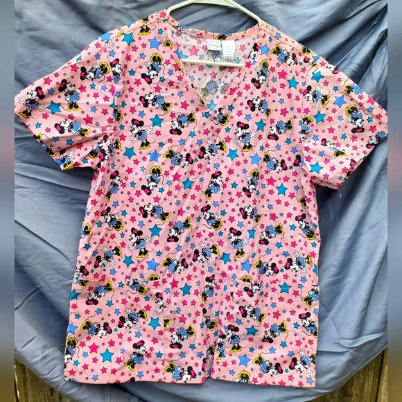 NWOT Women's Minnie Mouse Scrub Top by Disney Small with Minnie Mouse pink - Picture 1 of 4